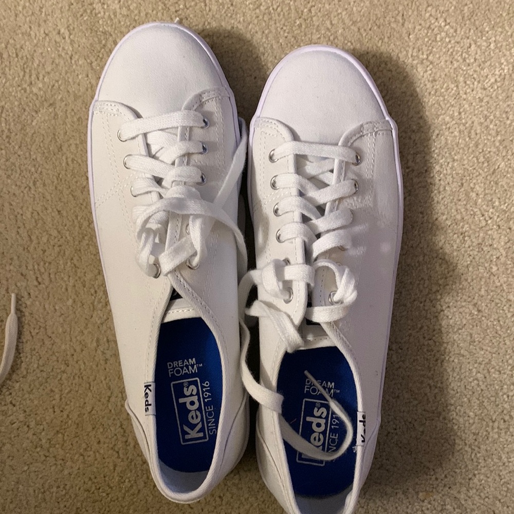 Keds white tennis shoes size 7.5